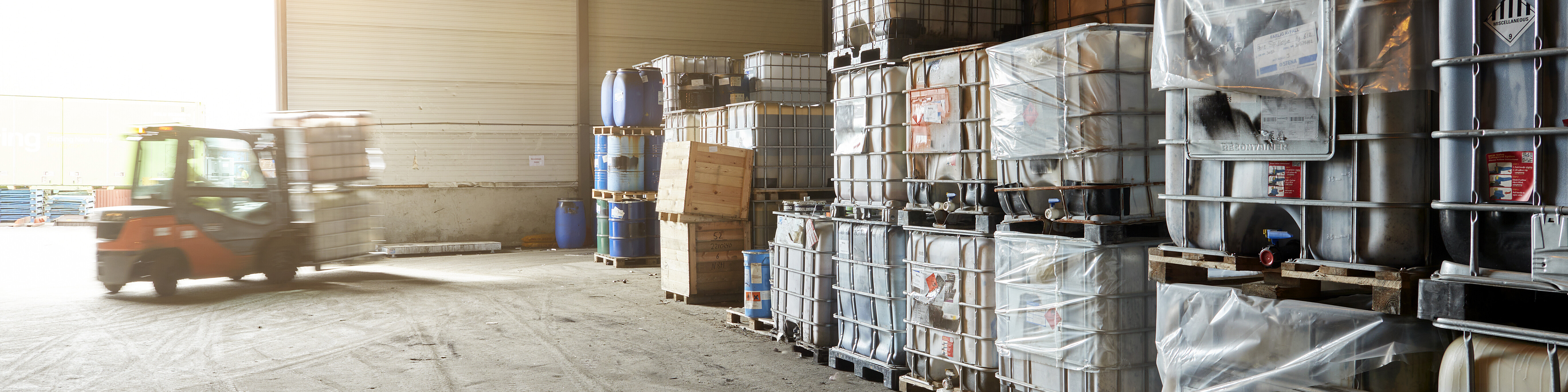 Truck henter farlig avfall